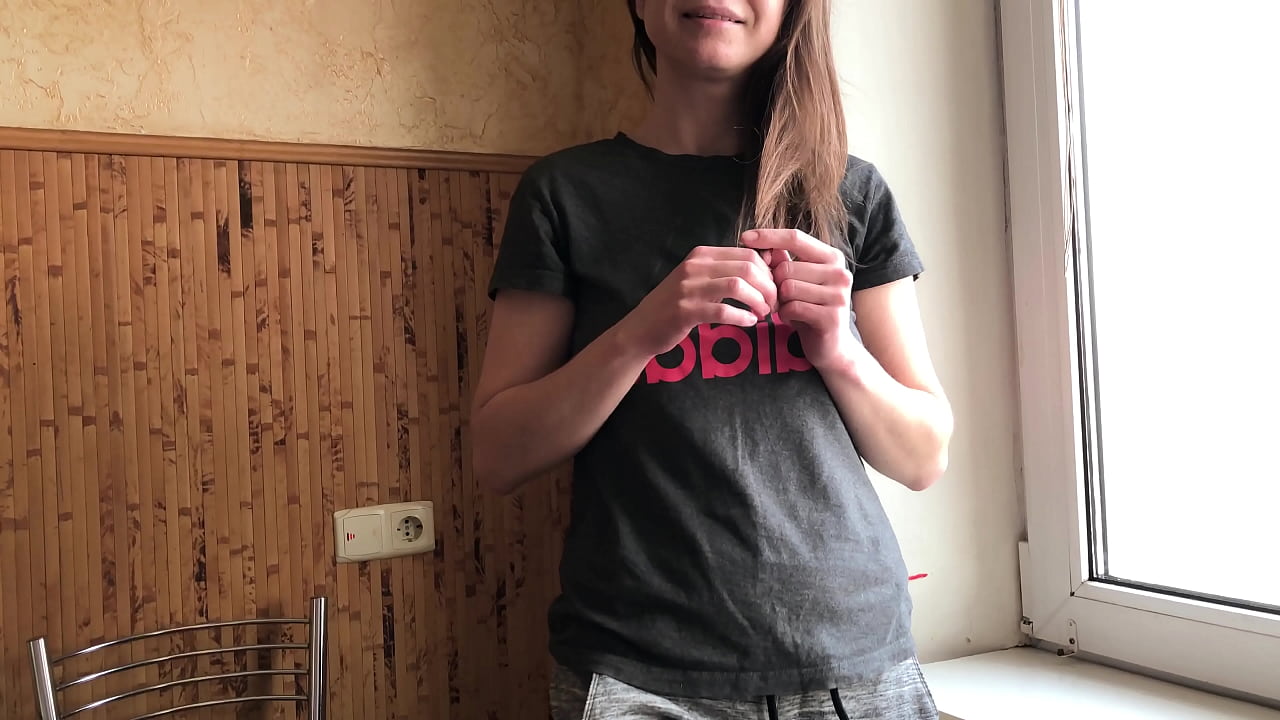Братът помогна на полусестра си да се отпусне преди първата ни среща. Руски аматьор с говорене