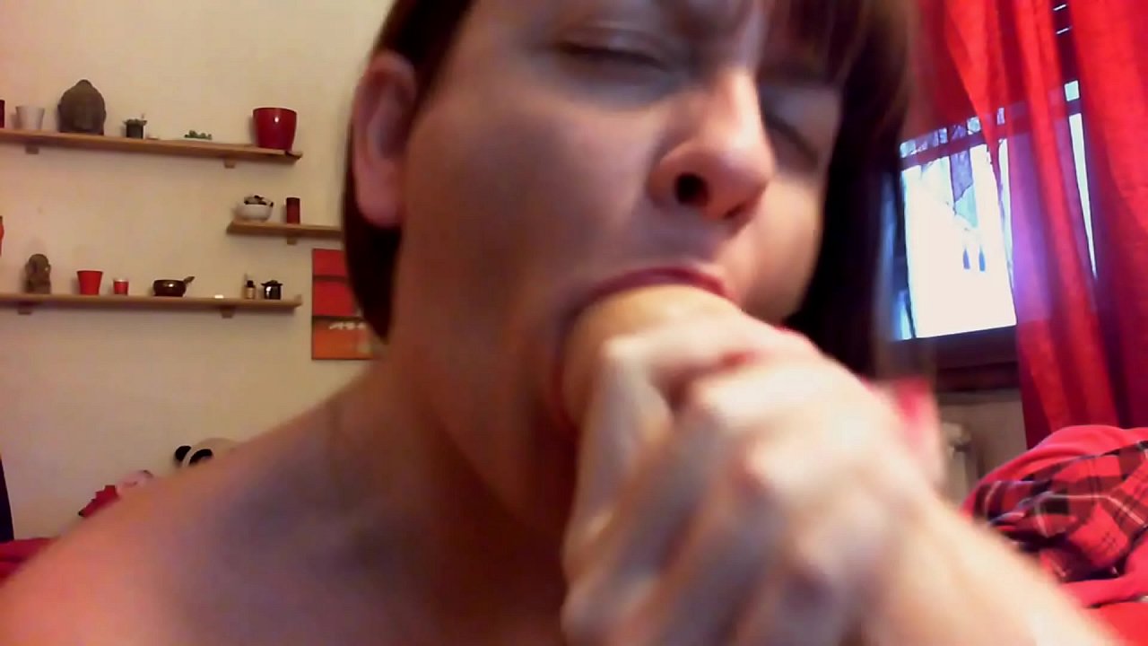 Страхотен оргазъм за мръсната ви сестра, отворете устата си и я изпийте цялата